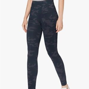 SPANX Look At Me Now black camo leggings!
